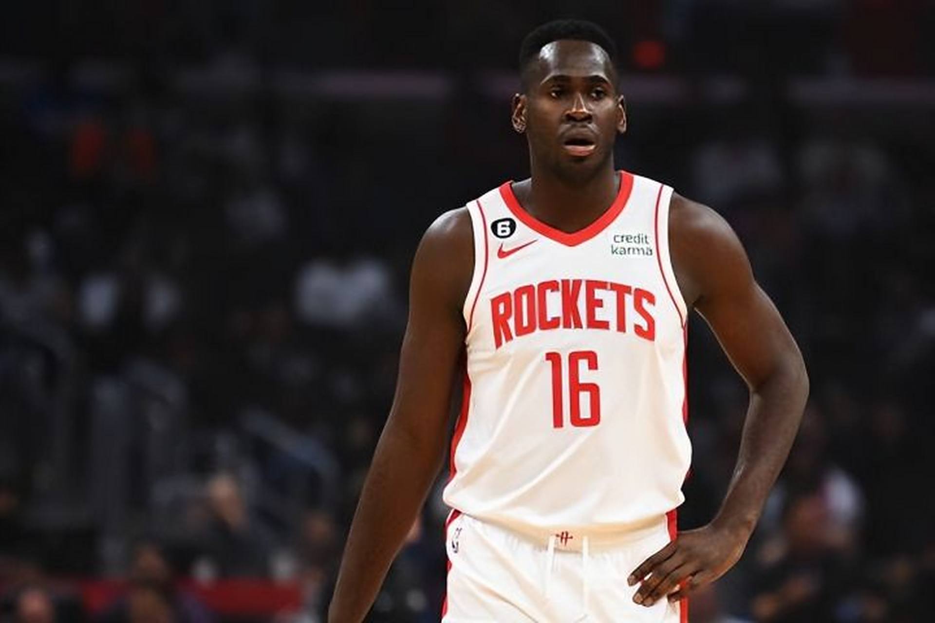 包含关键时刻突围战来临，萨克拉门托国王围绕NBA季后赛刷新队史纪录，态度坚定，训练强度明显提升的词条