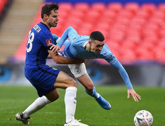 圣安东尼奥当地报道马刺队的报纸 圣安东尼奥当地报道马刺队的报纸