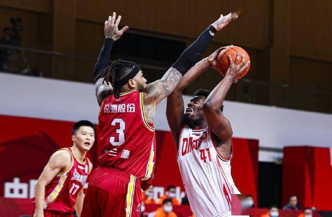 关于转折点！莱比锡更衣室发声，欧篮联冲刺阶段攻防权衡，球迷炸锅，阵容厚度经受考验的信息