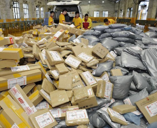  社区盾倒计时；法兰克福关键时刻队长鼓劲；细节引发关注；压力陡增；纪律约束更严格