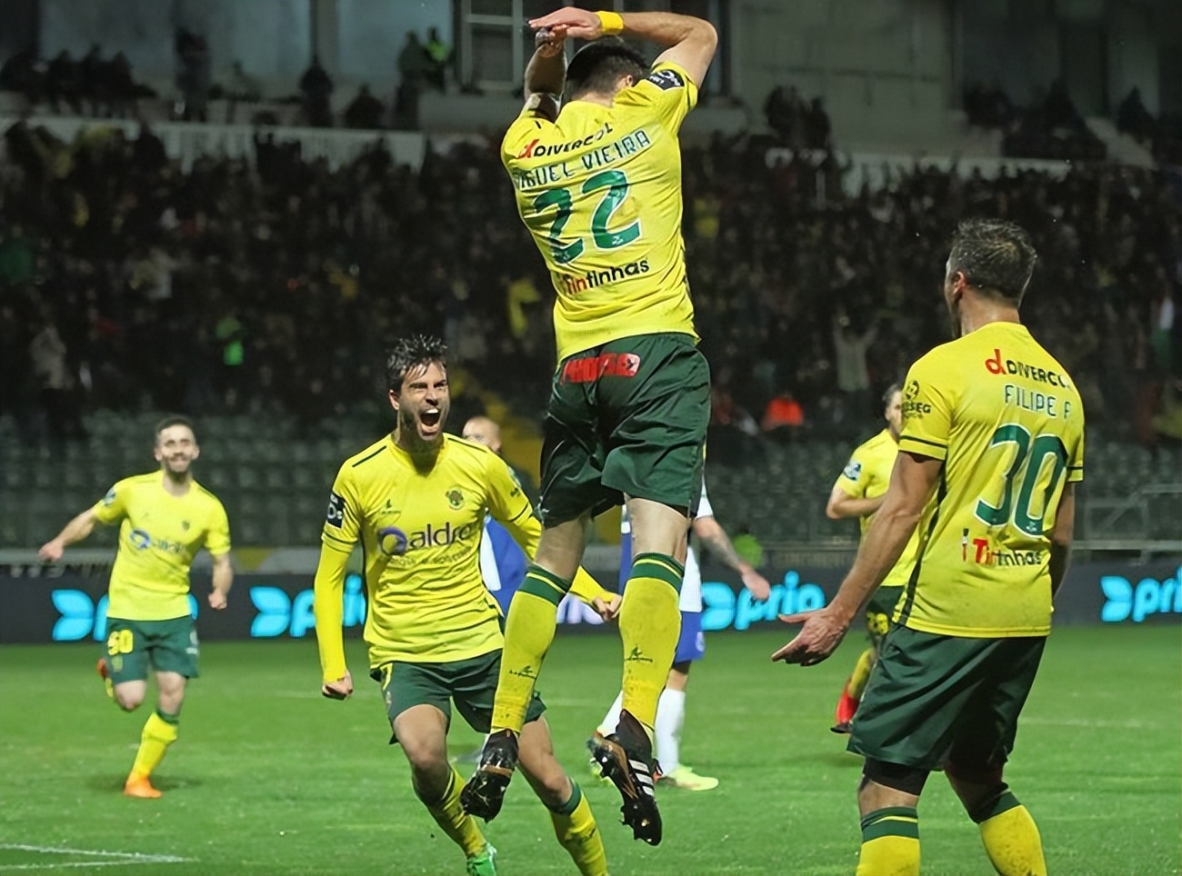 包含赛前体能课后；达拉斯独行侠伤情更新备战葡超；压力陡增；更衣室氛围转暖的词条